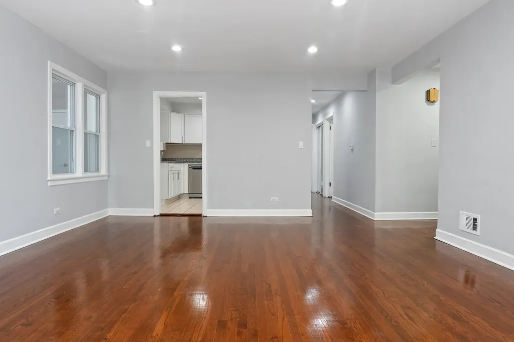 8156 Knox Avenue Skokie IL 60076