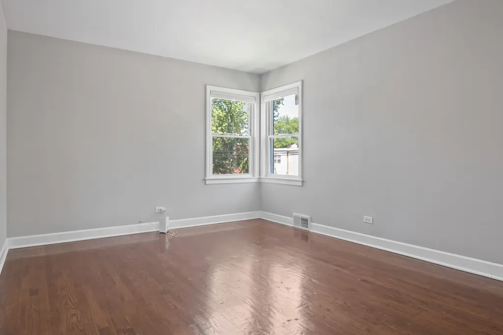 8156 Knox Avenue Skokie IL 60076