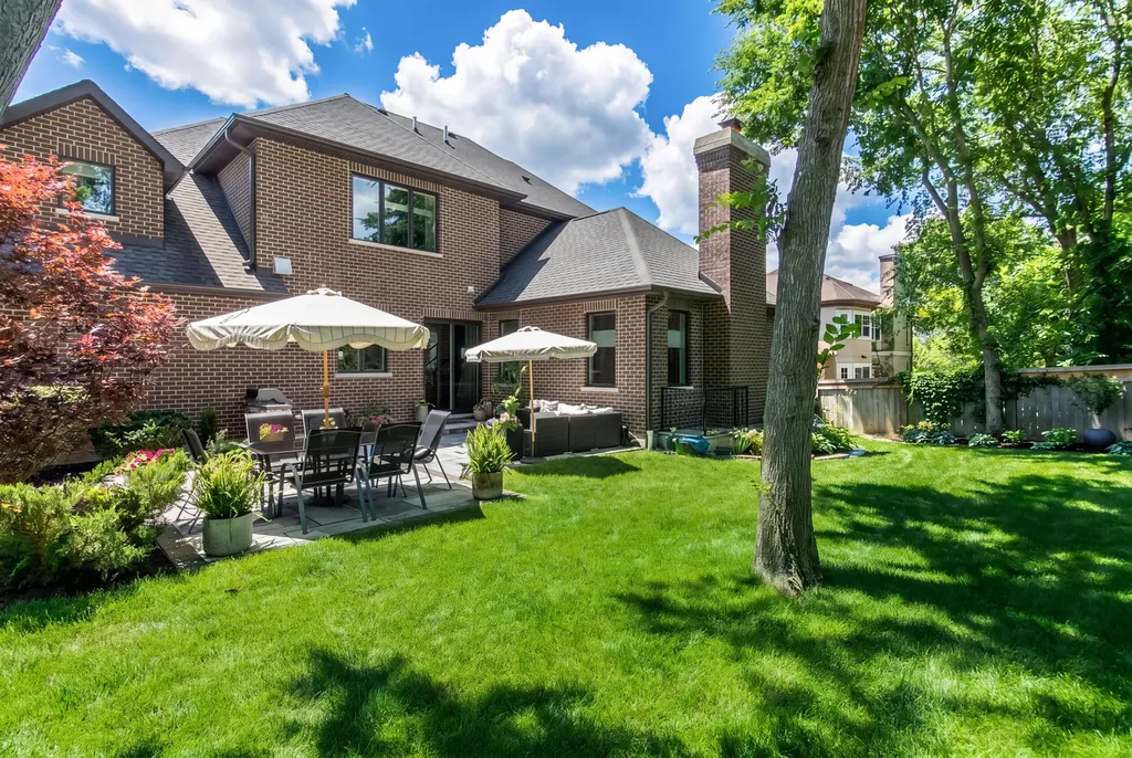 250 Clair View Court Lake Zurich IL 60047