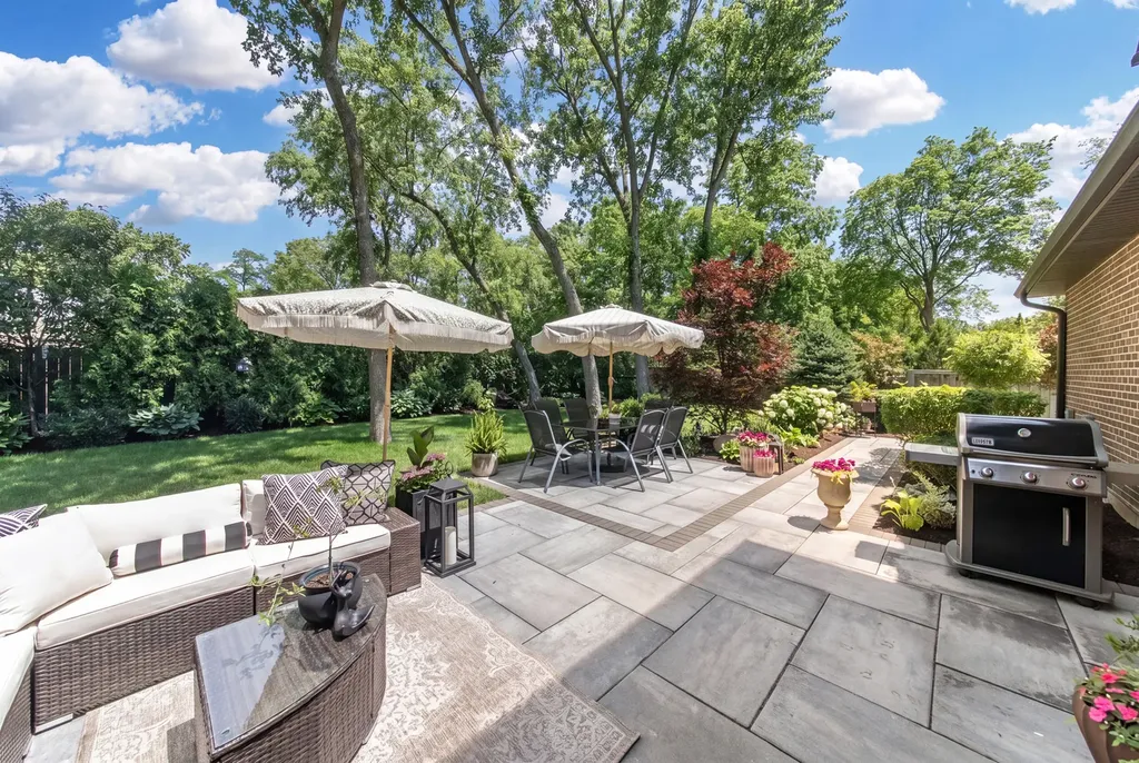 250 Clair View Court Lake Zurich IL 60047
