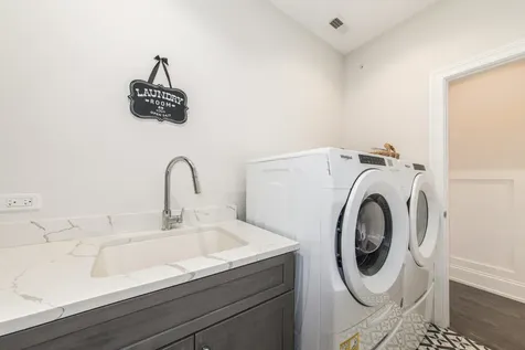 250 Clair View Court Lake Zurich IL 60047