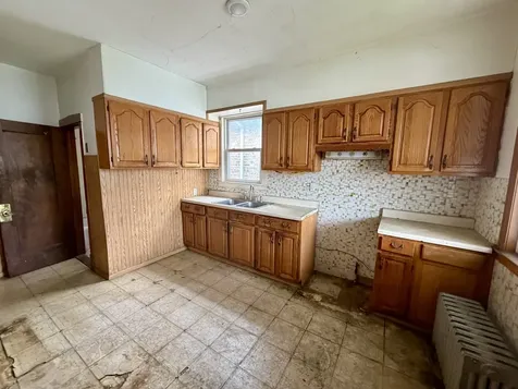 5216 West Melrose Street Chicago IL 60641