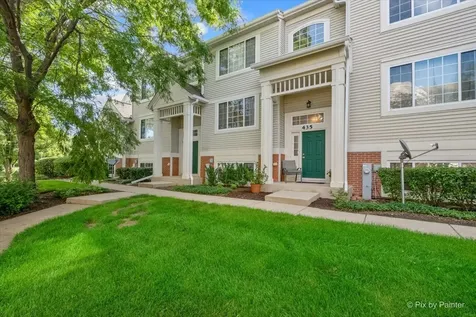 435 Cary Woods Circle Cary IL 60013