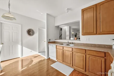 435 Cary Woods Circle Cary IL 60013