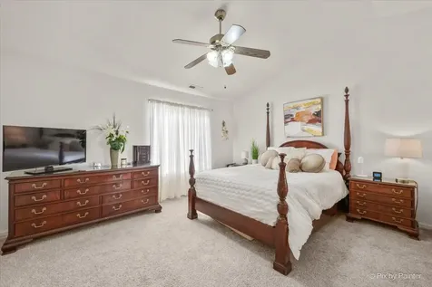 435 Cary Woods Circle Cary IL 60013