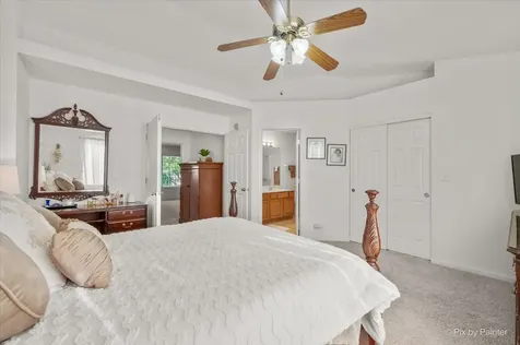 435 Cary Woods Circle Cary IL 60013