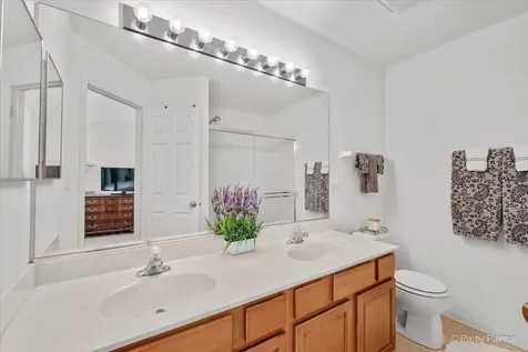 435 Cary Woods Circle Cary IL 60013
