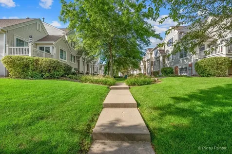435 Cary Woods Circle Cary IL 60013