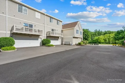 435 Cary Woods Circle Cary IL 60013