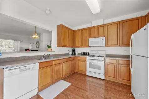 435 Cary Woods Circle Cary IL 60013