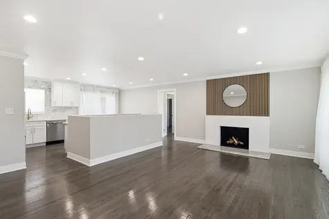 1857 Bristol Avenue Westchester IL 60154