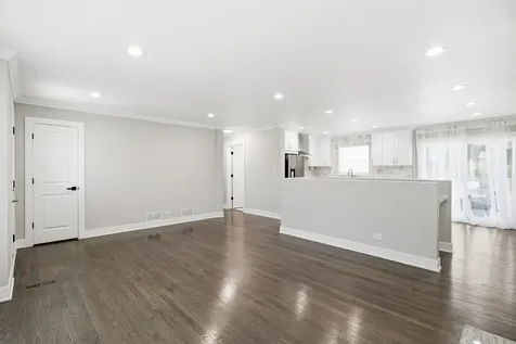 1857 Bristol Avenue Westchester IL 60154