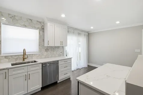 1857 Bristol Avenue Westchester IL 60154
