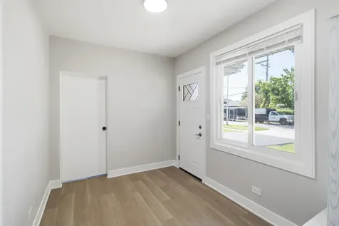 1857 Bristol Avenue Westchester IL 60154