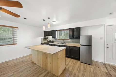220 West 155th Street Harvey IL 60426
