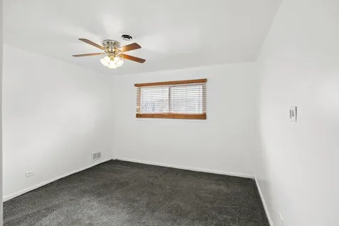 220 West 155th Street Harvey IL 60426