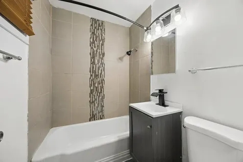 220 West 155th Street Harvey IL 60426