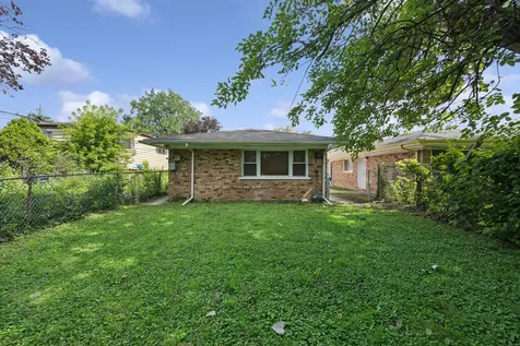 220 West 155th Street Harvey IL 60426