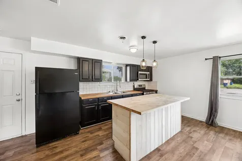 220 West 155th Street Harvey IL 60426