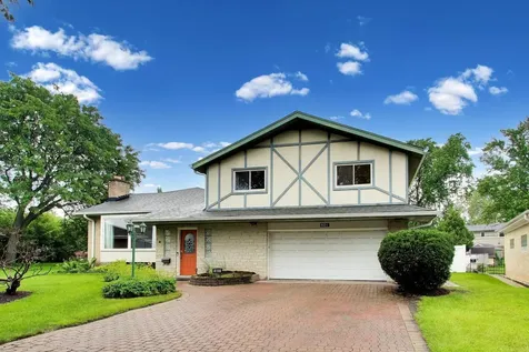801 East Golfview Drive Mount Prospect IL 60056