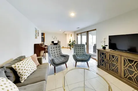 801 East Golfview Drive Mount Prospect IL 60056