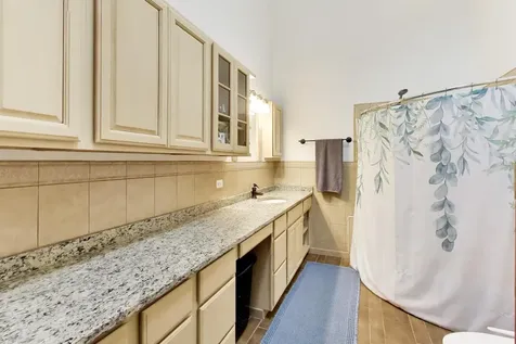 801 East Golfview Drive Mount Prospect IL 60056