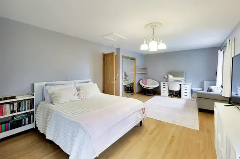 801 East Golfview Drive Mount Prospect IL 60056