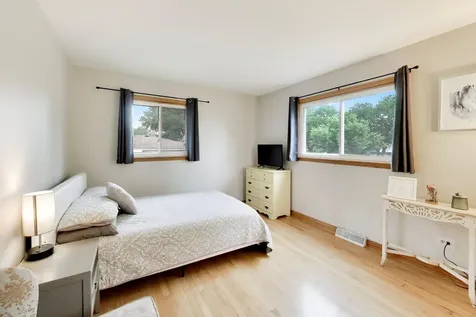 801 East Golfview Drive Mount Prospect IL 60056
