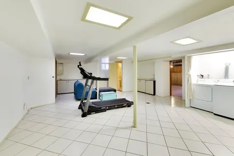 801 East Golfview Drive Mount Prospect IL 60056