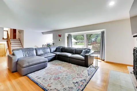 801 East Golfview Drive Mount Prospect IL 60056