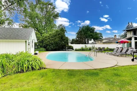 801 East Golfview Drive Mount Prospect IL 60056