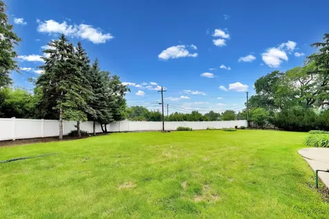 801 East Golfview Drive Mount Prospect IL 60056