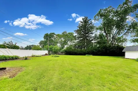 801 East Golfview Drive Mount Prospect IL 60056