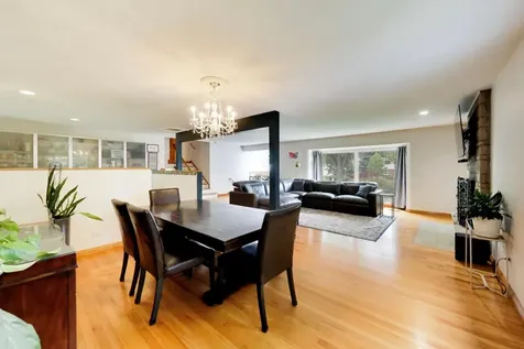 801 East Golfview Drive Mount Prospect IL 60056