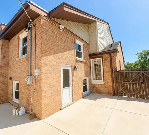 8252 North Caldwell Avenue Niles IL 60714