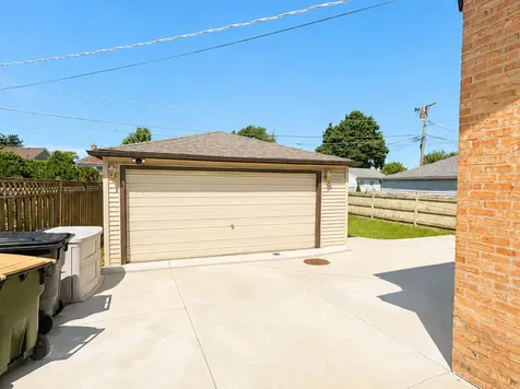 8252 North Caldwell Avenue Niles IL 60714