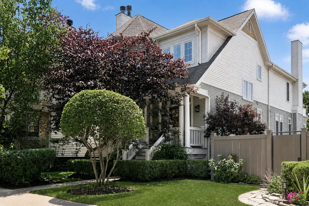 3434 North Marshfield Avenue Chicago IL 60657