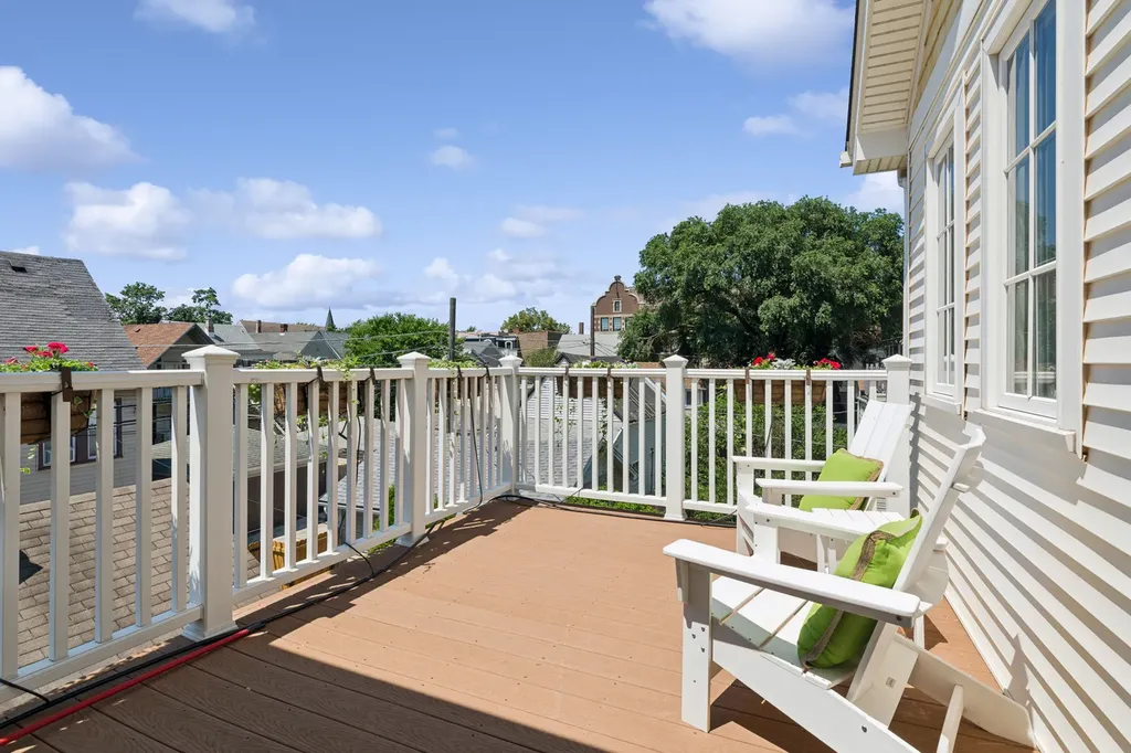 3434 North Marshfield Avenue Chicago IL 60657
