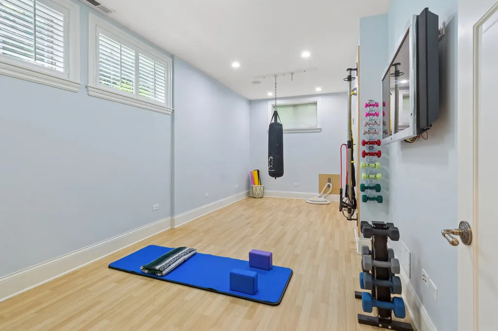 3434 North Marshfield Avenue Chicago IL 60657