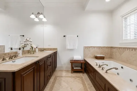 3434 North Marshfield Avenue Chicago IL 60657