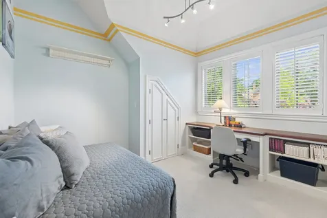 3434 North Marshfield Avenue Chicago IL 60657