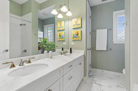3434 North Marshfield Avenue Chicago IL 60657