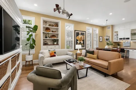 3434 North Marshfield Avenue Chicago IL 60657