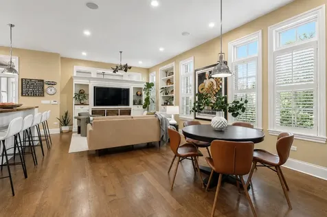3434 North Marshfield Avenue Chicago IL 60657