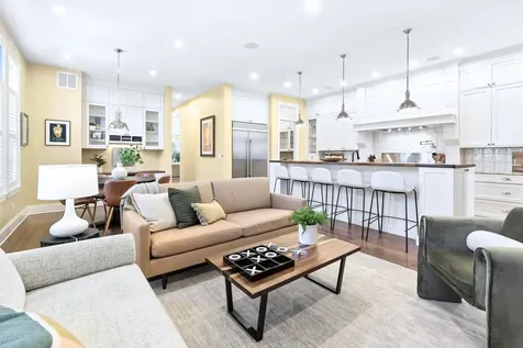 3434 North Marshfield Avenue Chicago IL 60657