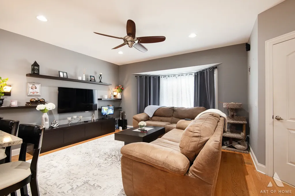 5049 North Neva Avenue Chicago IL 60656