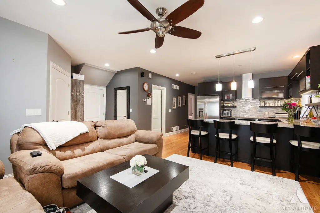 5049 North Neva Avenue Chicago IL 60656
