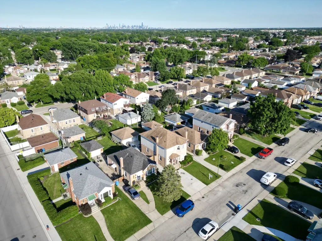 5049 North Neva Avenue Chicago IL 60656