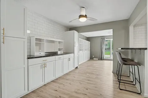 1705 88TH Avenue W Rock Island IL 61201