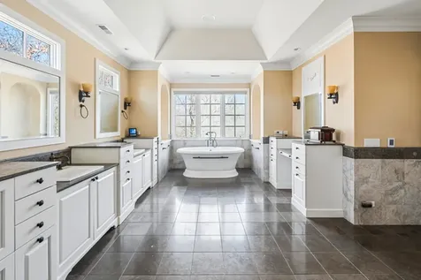 1300 Abington Cambs Drive Lake Forest IL 60045